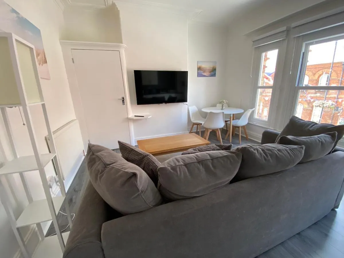 Lovely 2 Bedroom Apartment Near Hornsea Beach - The Lookout